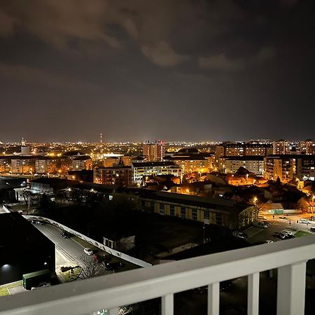 Chris Holiday Oradea Bagian luar foto