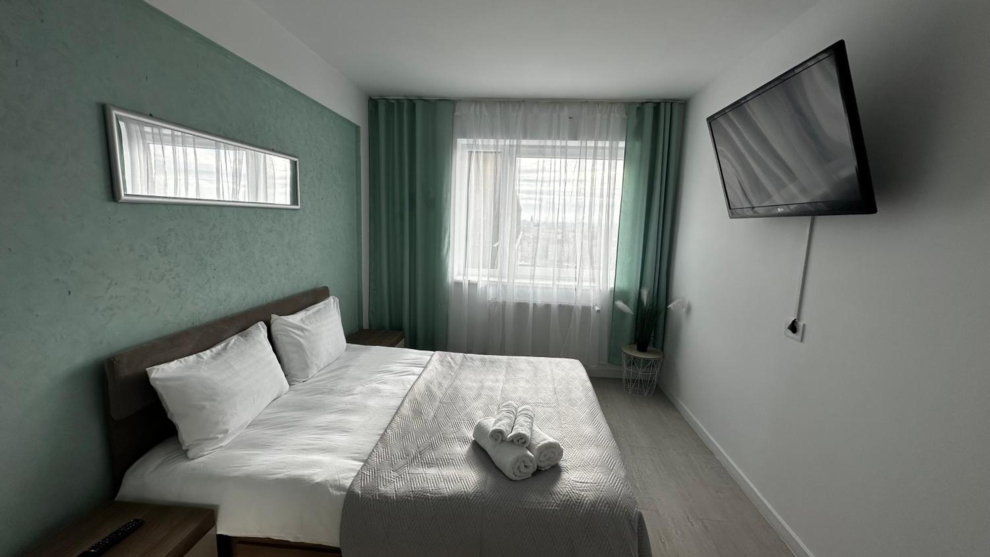 Chris Holiday Oradea Bagian luar foto
